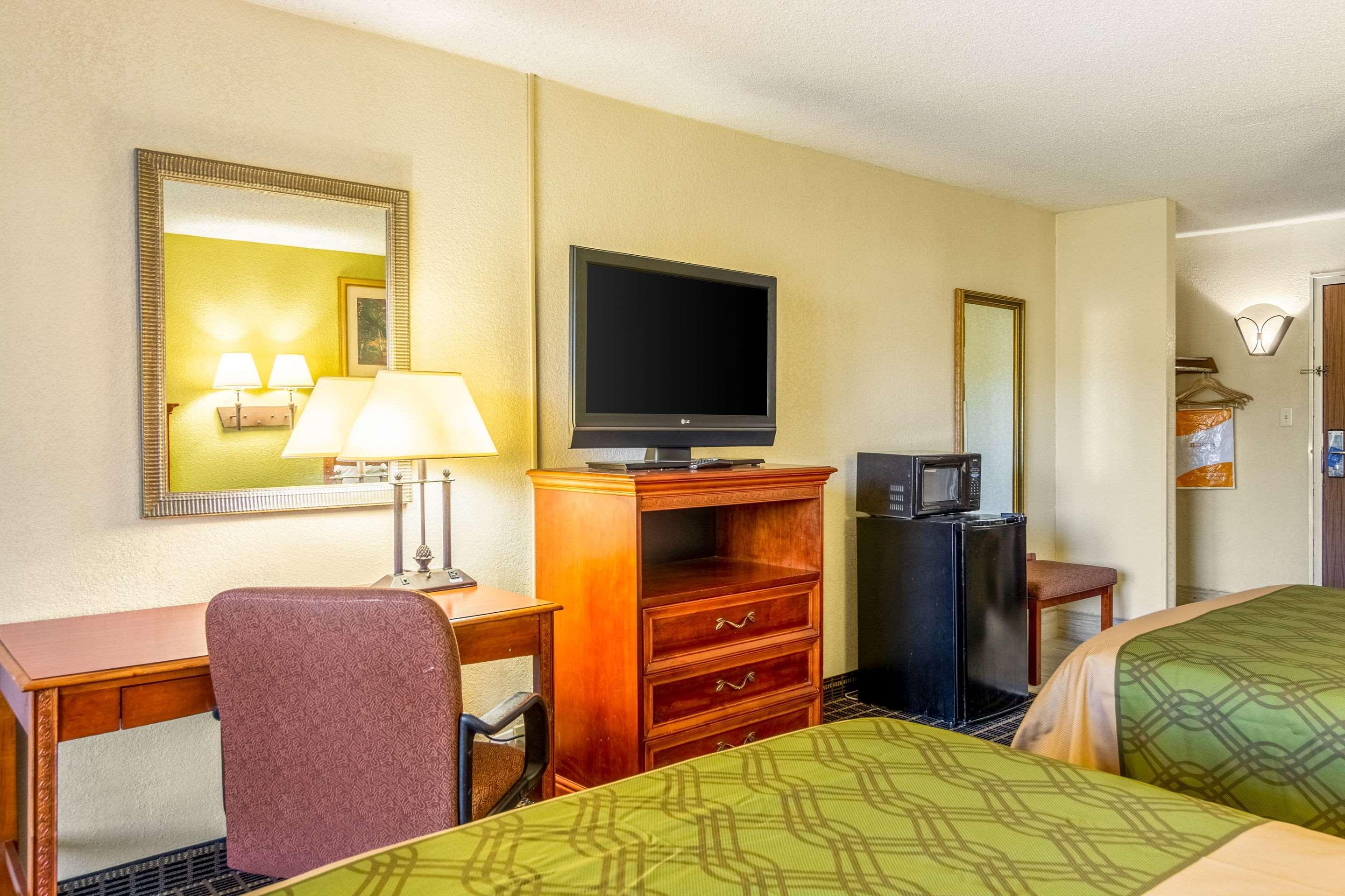 Rodeway Inn Central Richmond Ngoại thất bức ảnh