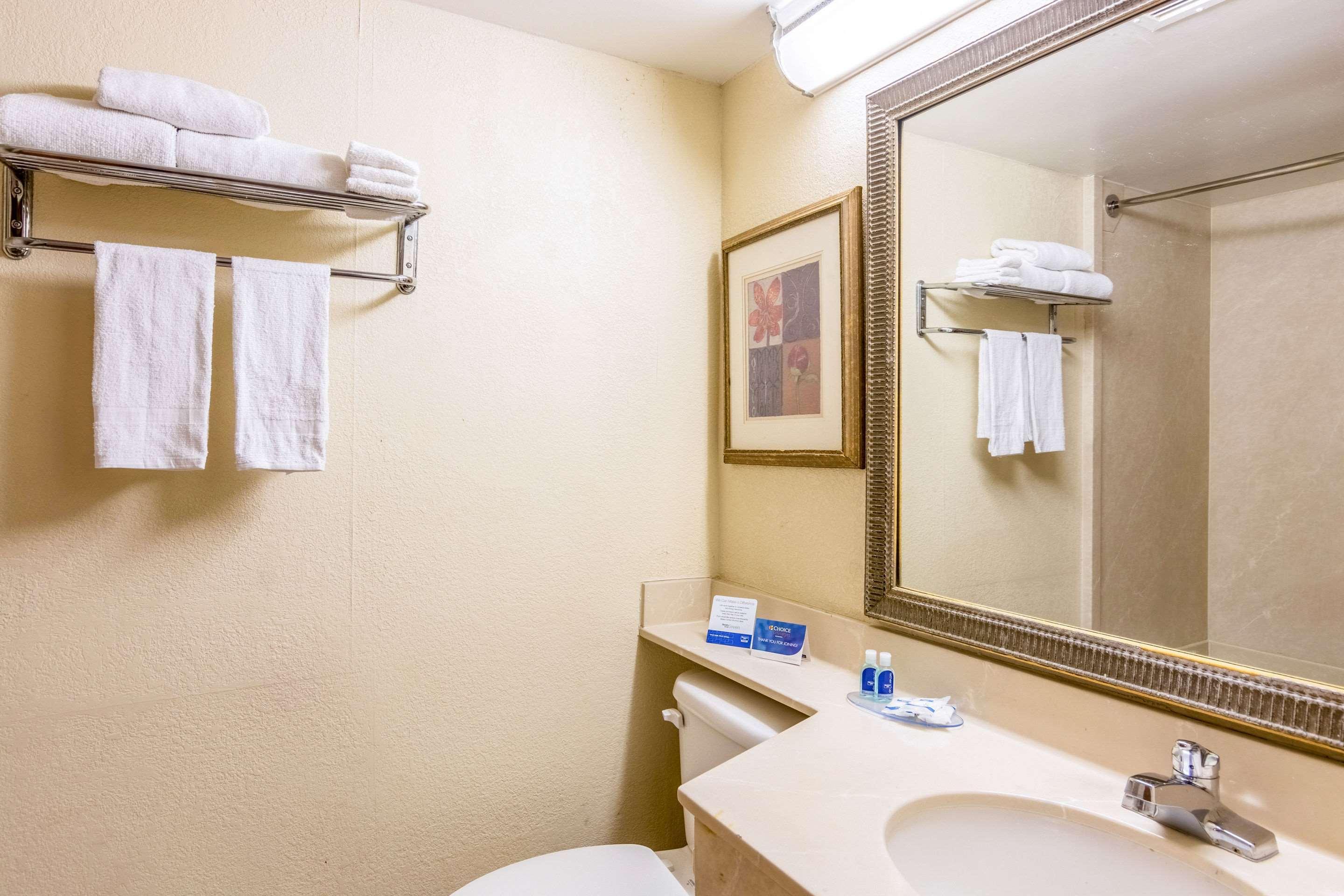 Rodeway Inn Central Richmond Ngoại thất bức ảnh